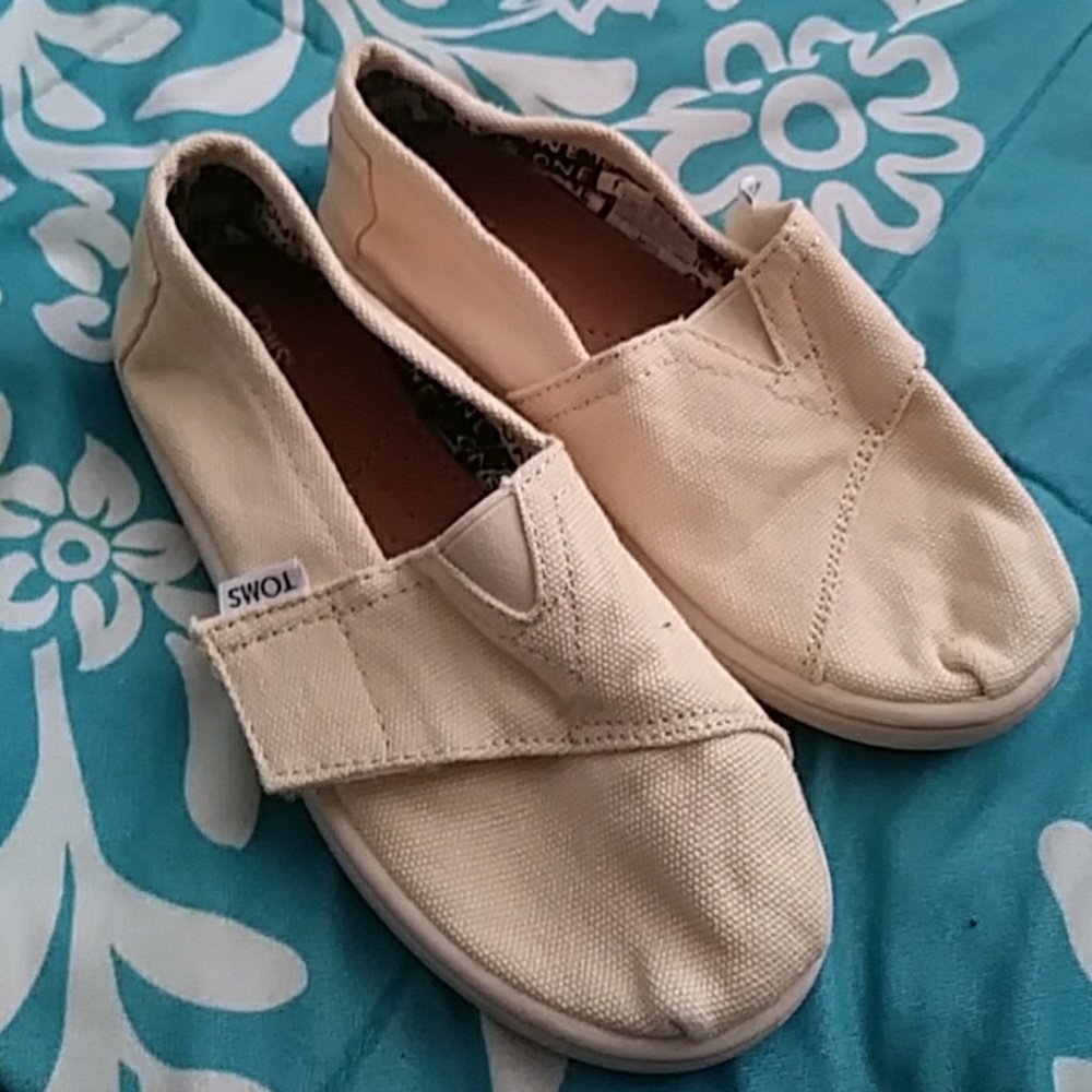 Girls khaki Toms, size T11